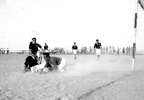 Images/1951 1LF 1950   Fayid Bn 1st  XI Soccer v RHA764.jpg